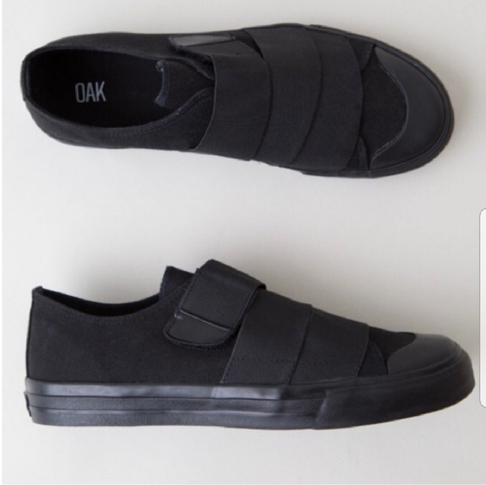 NWT OAK NYC low top Norman sneaker